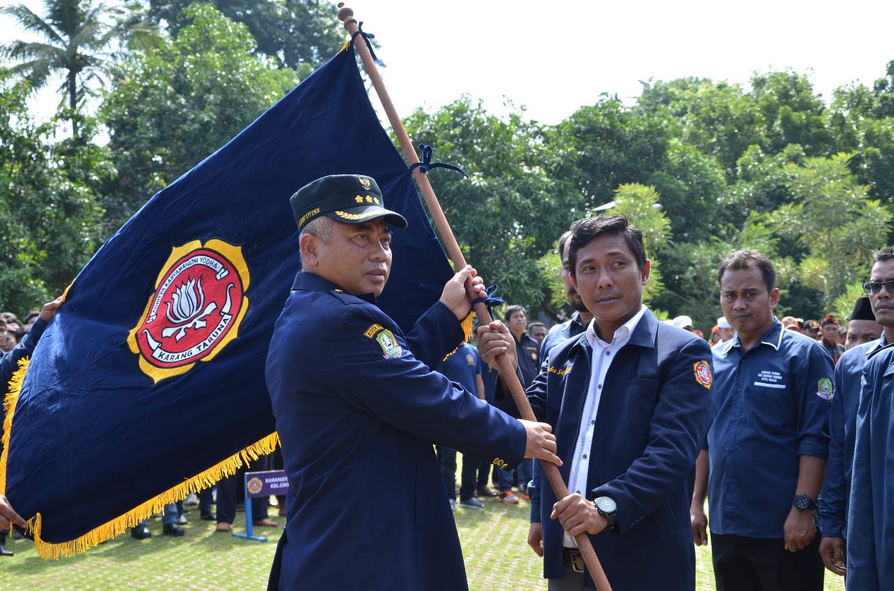Pemerintah Kota Bekasi - lantik karang taruna kecamatan bantargebang